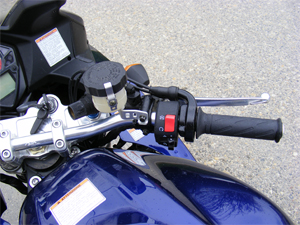 Suzuki SV kormány aláfordítva a tank fele